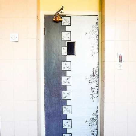 Hotel O Vibrant Residency Ahmedabad Buitenkant foto