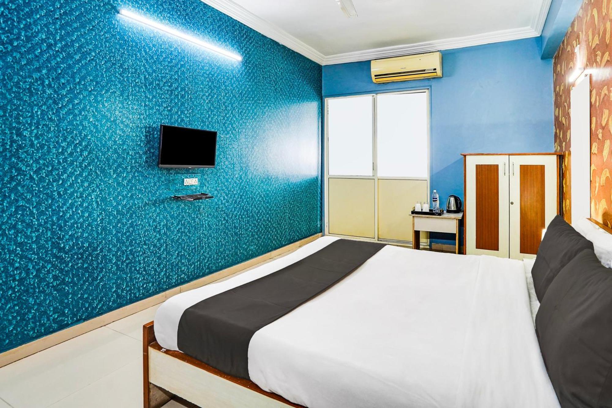 Hotel O Vibrant Residency Ahmedabad Buitenkant foto