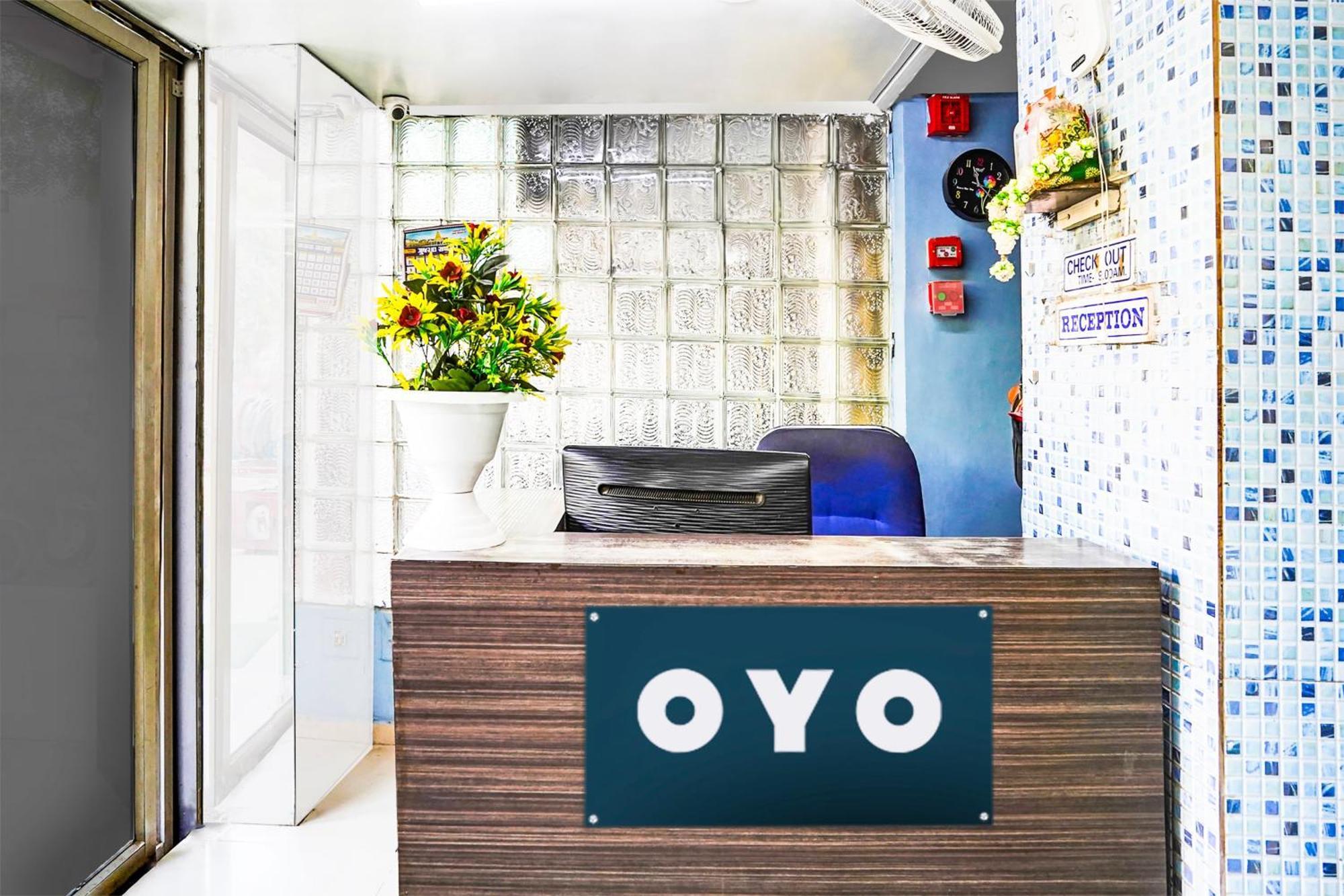 Hotel O Vibrant Residency Ahmedabad Buitenkant foto