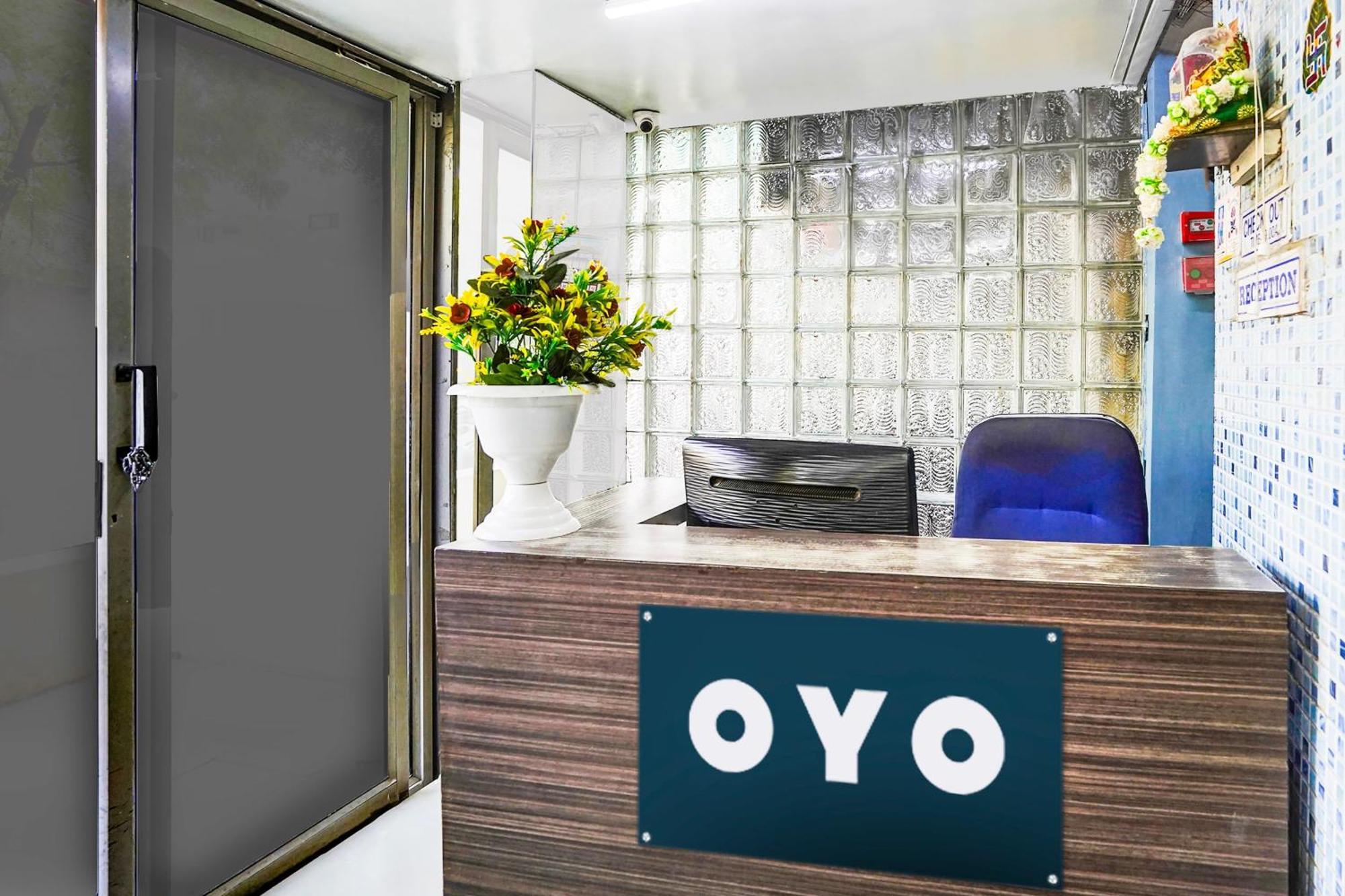 Hotel O Vibrant Residency Ahmedabad Buitenkant foto