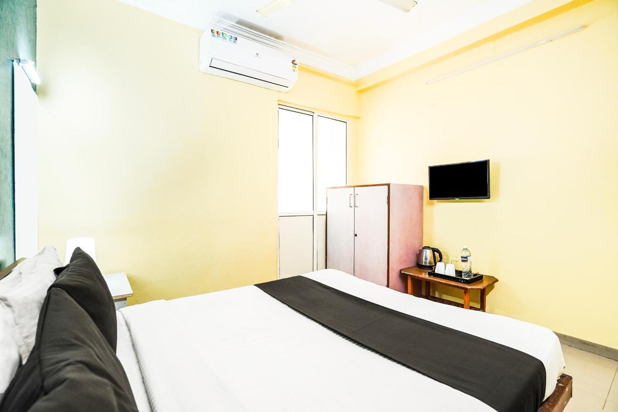 Hotel O Vibrant Residency Ahmedabad Buitenkant foto