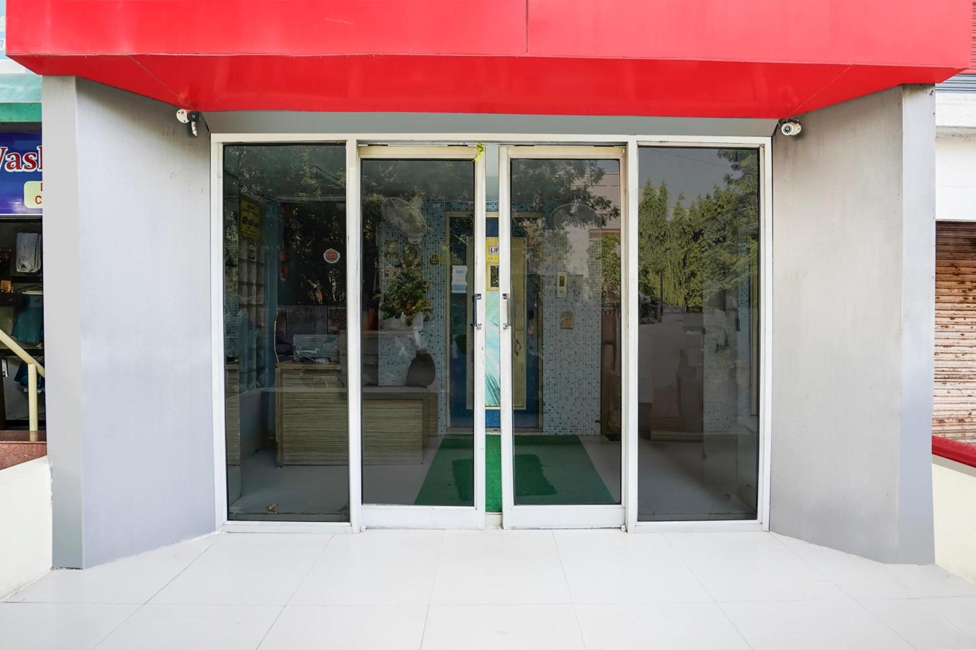 Hotel O Vibrant Residency Ahmedabad Buitenkant foto