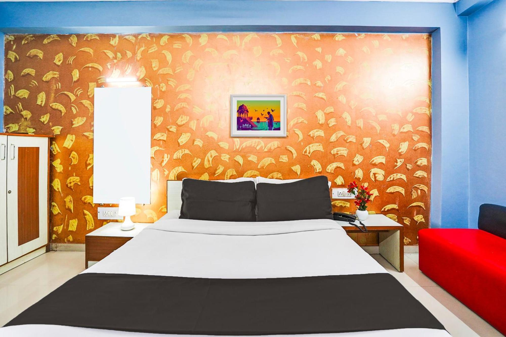 Hotel O Vibrant Residency Ahmedabad Buitenkant foto